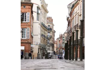 Photo d'une rue du centre-ville de Toulouse