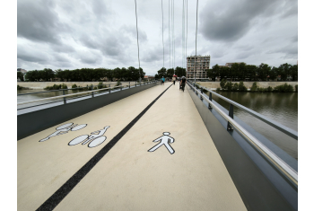 Vue sur la rive gauche depuis la passerelle Poujade