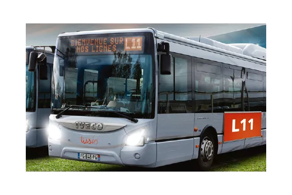 Bus Linéo 11 vu de profil